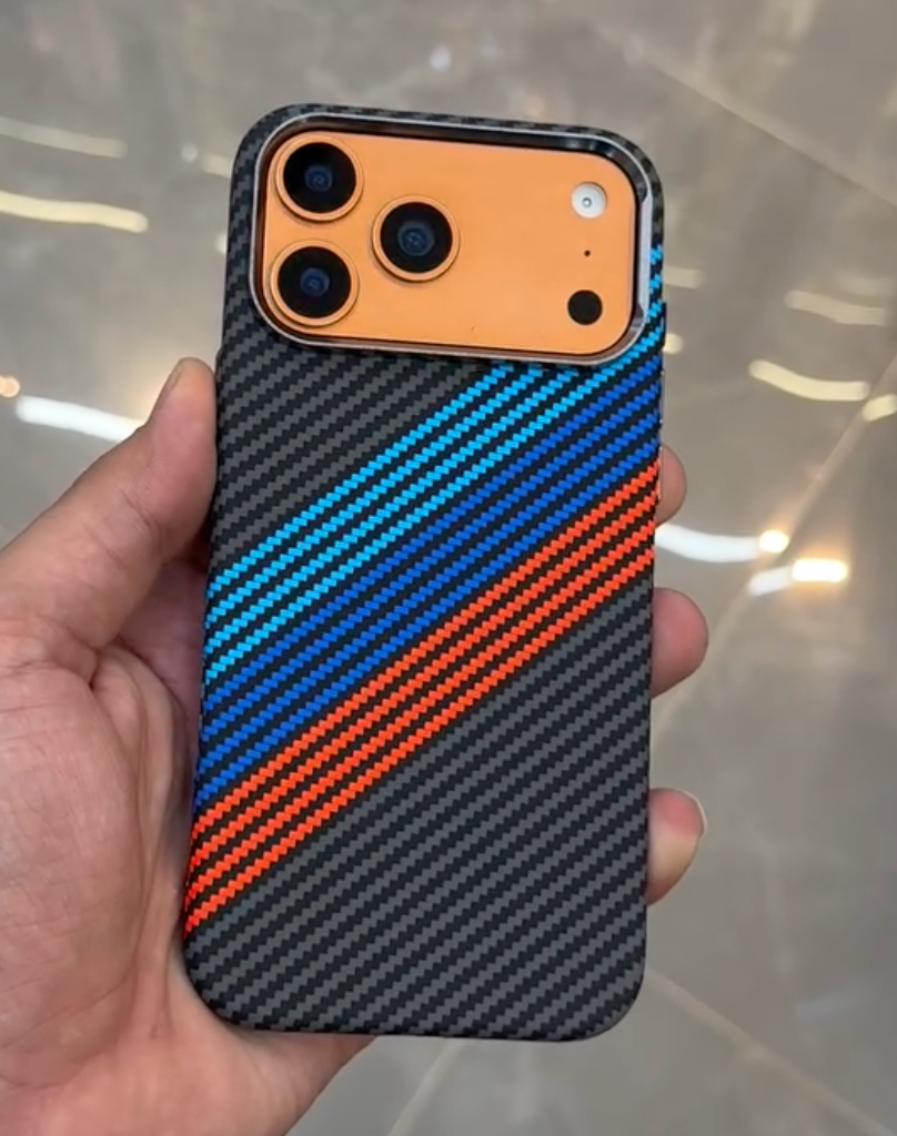 THE M-CARBON BLACK CASE