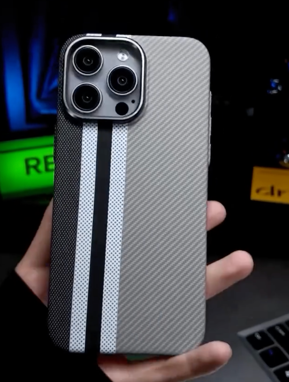 Fusion Wave Carbon Case