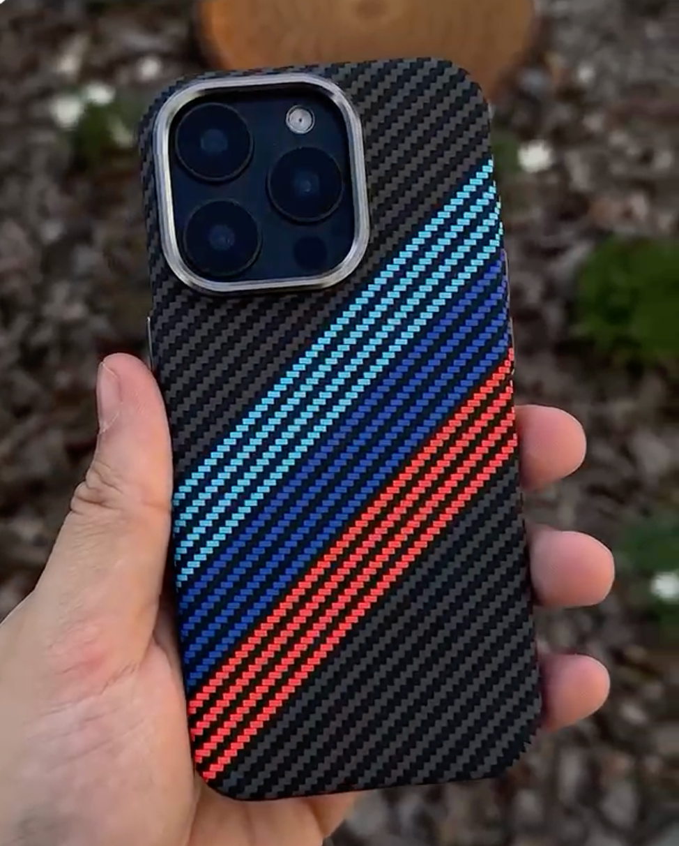 THE M-CARBON BLACK CASE