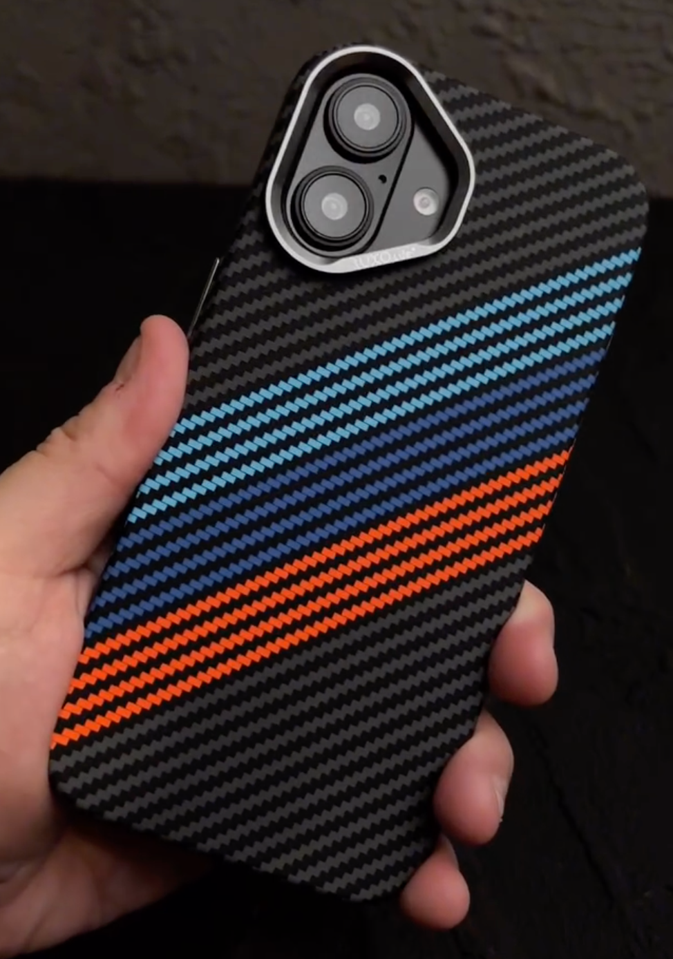 THE M-CARBON BLACK CASE