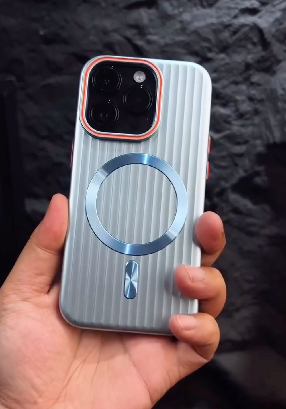 Corrugated Matt Magsafe Case